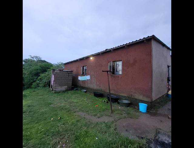 6 BEDROOM HOUSE FOR SALE IN FOLWENI